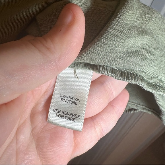 Cato Green V Neck 3/4 Roll Tab Sleeve Blouse 18/20W - Picture 9 of 10